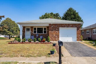 185 Bonaire Dr, Toms River, NJ 08757
