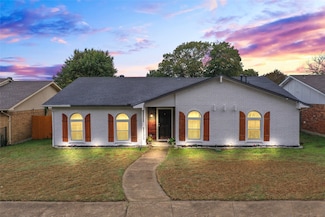 7306 Blackwillow Ln, Dallas, TX 75249