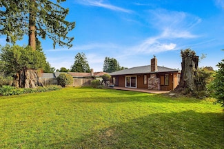 830 Holman Way, Fortuna, CA 95540