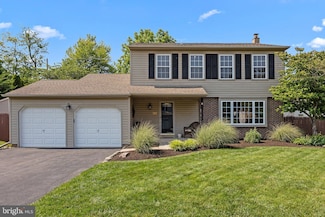 222 Hampton Dr, Langhorne, PA 19047