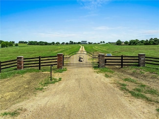 1725 Stokes Rd, New Ulm, TX 78950