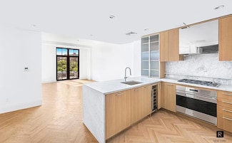 300 W 122nd St Unit PHI, New York, NY 10027