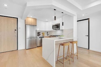 116-17 Grosvenor Ln Unit 2A, Richmond Hill, NY 11418