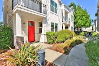 2506 R St, Sacramento, CA 95816