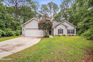 10 Woods Ln, Beaufort, SC 29907