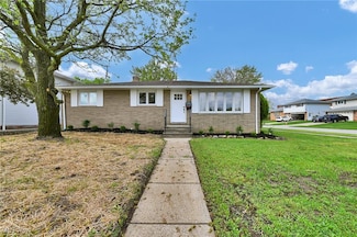 6800 Day Dr, Cleveland, OH 44129