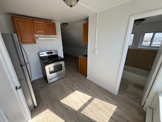 10 Beatrice St Unit 3, Bridgeport, CT 06607