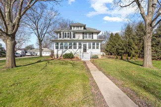 498 Western Ave, Marengo, IA 52301