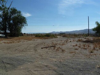 12 Penrose Dr, Yerington, NV 89447