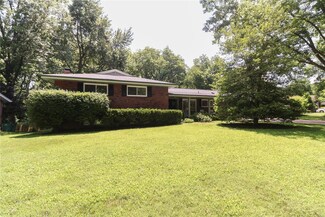 1638 Beaucaire Dr, Saint Louis, MO 63122