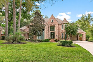 5 Meadow Cove Dr, Spring, TX 77381