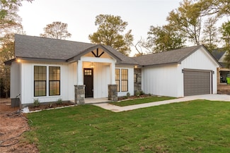 188 Heleakala Dr, Bastrop, TX 78602