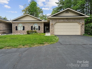 933 Kanuga Rd, Hendersonville, NC 28739