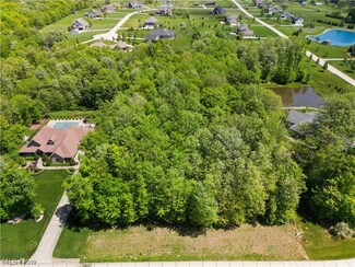 2465 Tamarind Trail, Hinckley, OH 44233