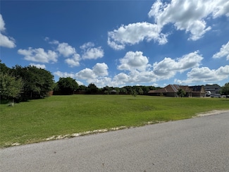105 Elmwood Dr, Red Oak, TX 75154