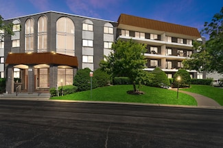 4900 Foster St Unit 410, Skokie, IL 60077