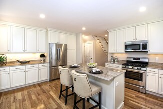 42 Cottage Ln, Mashpee, MA 2649