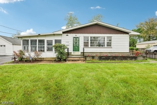 192 Lakeview Ave, Piscataway, NJ 08854