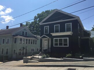 12 Mount Vernon St, Somersworth, NH 03878