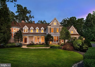102 Springhouse Ln, Newtown Square, PA 19073