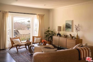2285 W 26th Place, Los Angeles, CA 90018