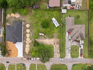 410 Spring Dr, Pasadena, TX 77504