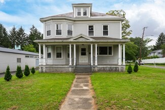 58 Northampton St, Easthampton, MA 01027