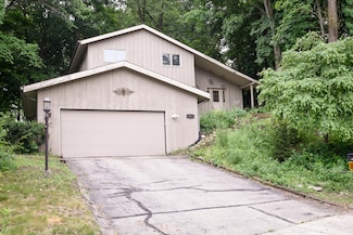741 Summit Ct, West Bend, WI 53095