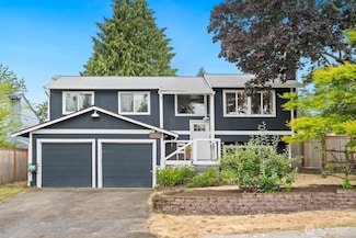 9008 NE 138th Place, Kirkland, WA 98034