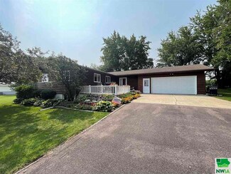 3191 370th St, Sioux Center, IA 51250
