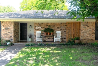 2304 Georgetown Dr, Denton, TX 76201
