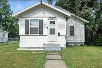 1026 Superior St, Benton Harbor, MI 49022