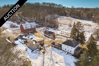 S5504 High Hill Dr, Baraboo, WI 53913
