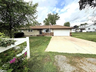 412 W Clark St, North English, IA 52316