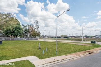 221 Edinburgh Dr, Lafayette, LA 70508