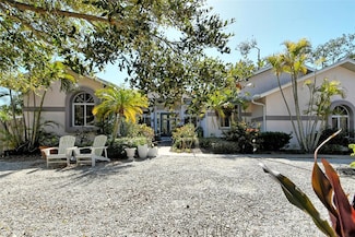 746 Plymouth St, Sarasota, FL 34242