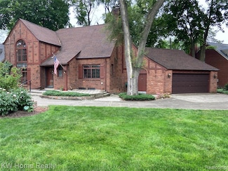 27943 Sunset Blvd W, Lathrup Village, MI 48076