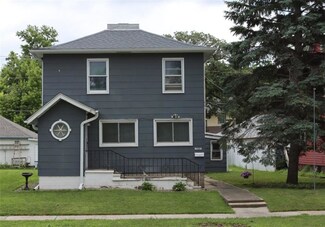 1408 4th St, Perry, IA 50220