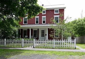8 Pearl St, Brandon, VT 05733