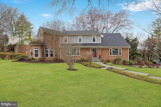 1 Orchard Way S, Potomac, MD 20854