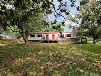 817 N Walnut St, Wharton, TX 77488