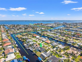 1709 SE 39th St, Cape Coral, FL 33904