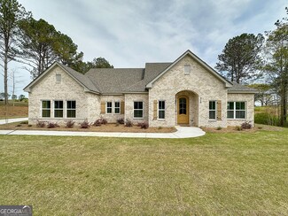 219 S Smith Rd, Lagrange, GA 30241