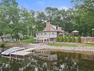 23 Center St, Thompson, CT 06277
