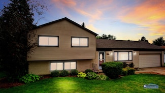 5101 W Ashland Dr, McHenry, IL 60050