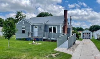 705 N Broadway St, Arnold, NE 69120