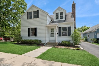 115 E Lincoln Ave, Barrington, IL 60010