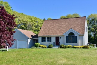 8 Great Rock Rd, Buzzards Bay, MA 02532
