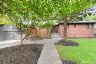 14512 38th Ave NE, Lake Forest Park, WA 98155