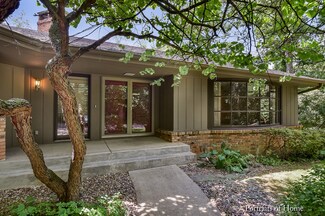 43W857 Red Oak Dr, Elburn, IL 60119